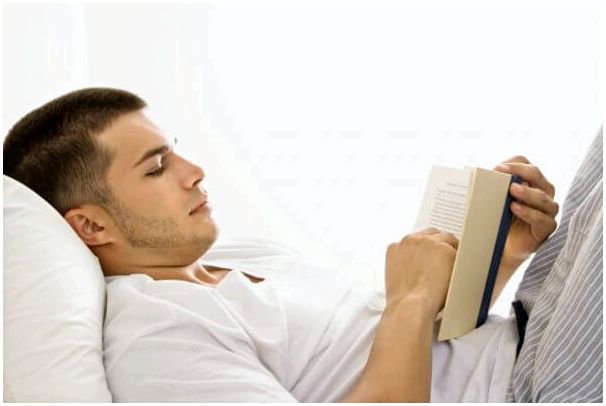 Чтение перед сном: привычка, которую любит ваш мозг