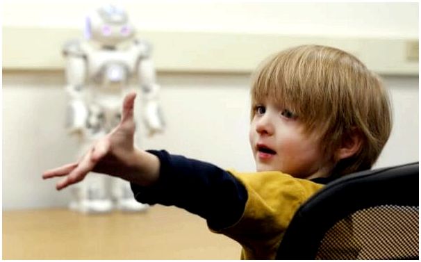 Роботы - отличный помощник для детей с аутизмом