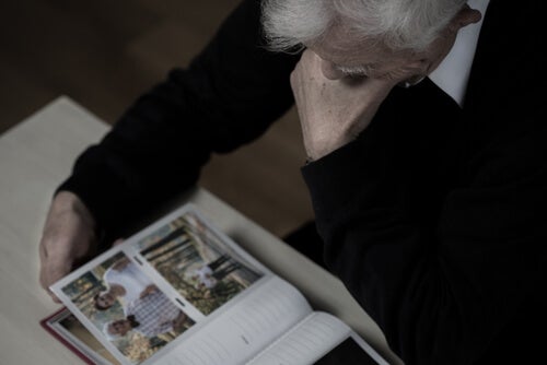 Немедикаментозная терапия деменции Альцгеймера