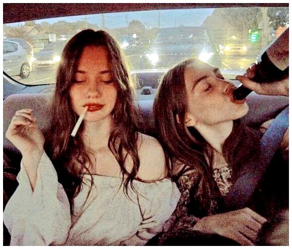 Как заставили молодых людей бросить курить и пить в Исландии